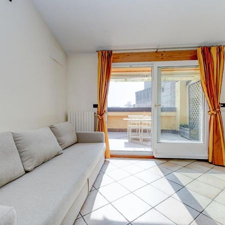 Sunset Apartment Home & Terrace Sirmione Bagian luar foto