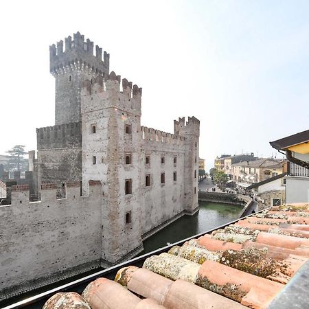 Sunset Apartment Home & Terrace Sirmione Bagian luar foto