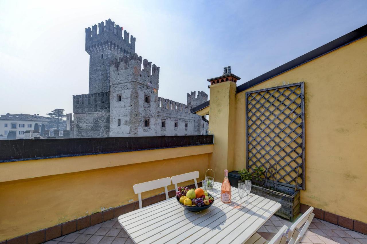 Sunset Apartment Home & Terrace Sirmione Bagian luar foto