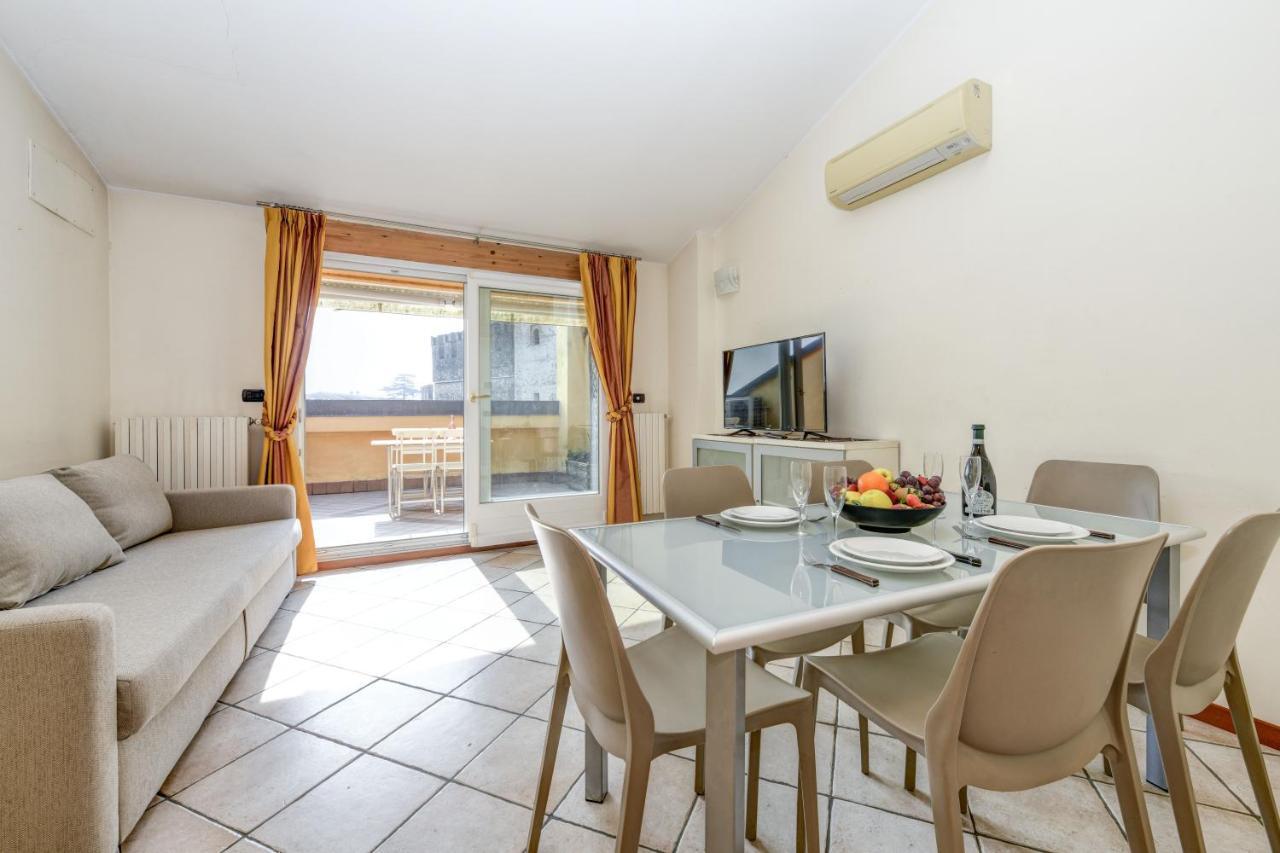 Sunset Apartment Home & Terrace Sirmione Bagian luar foto