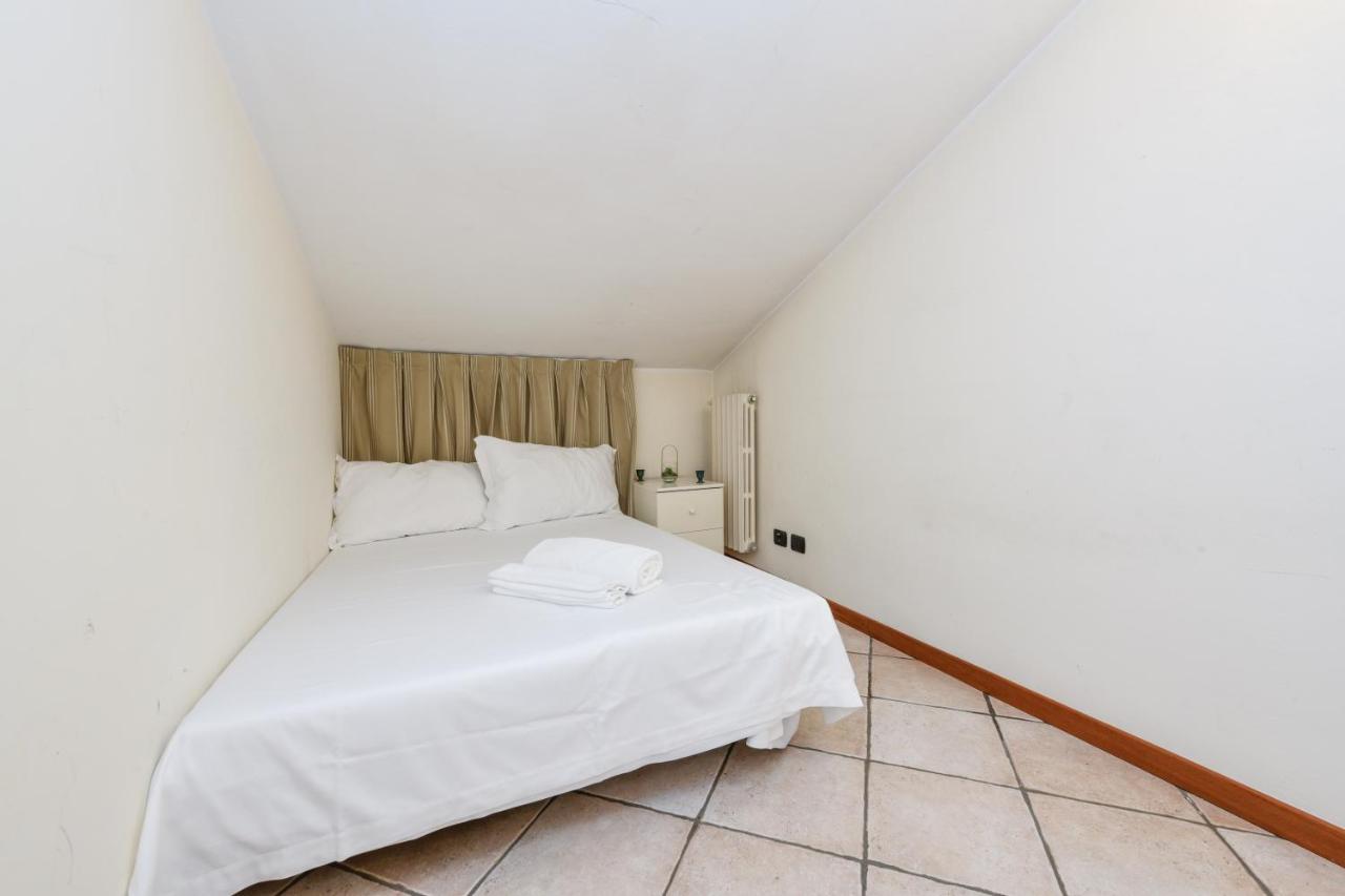 Sunset Apartment Home & Terrace Sirmione Bagian luar foto