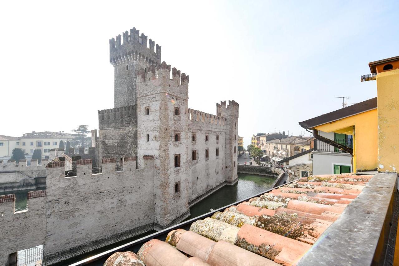 Sunset Apartment Home & Terrace Sirmione Bagian luar foto
